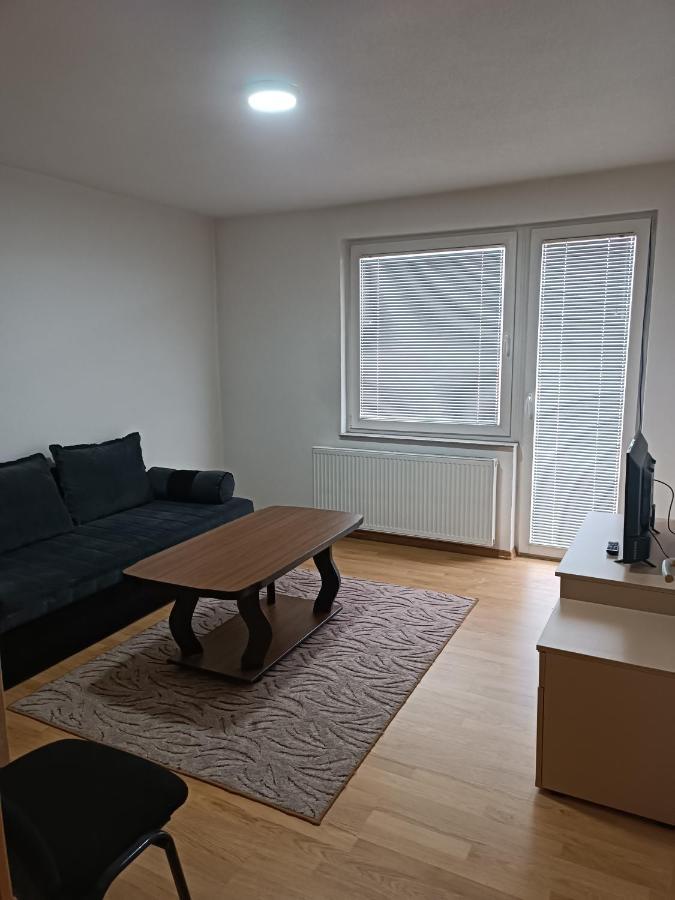 Готель 2Bdr Apt With Balcony With View- Free Parking Сараєво Екстер'єр фото
