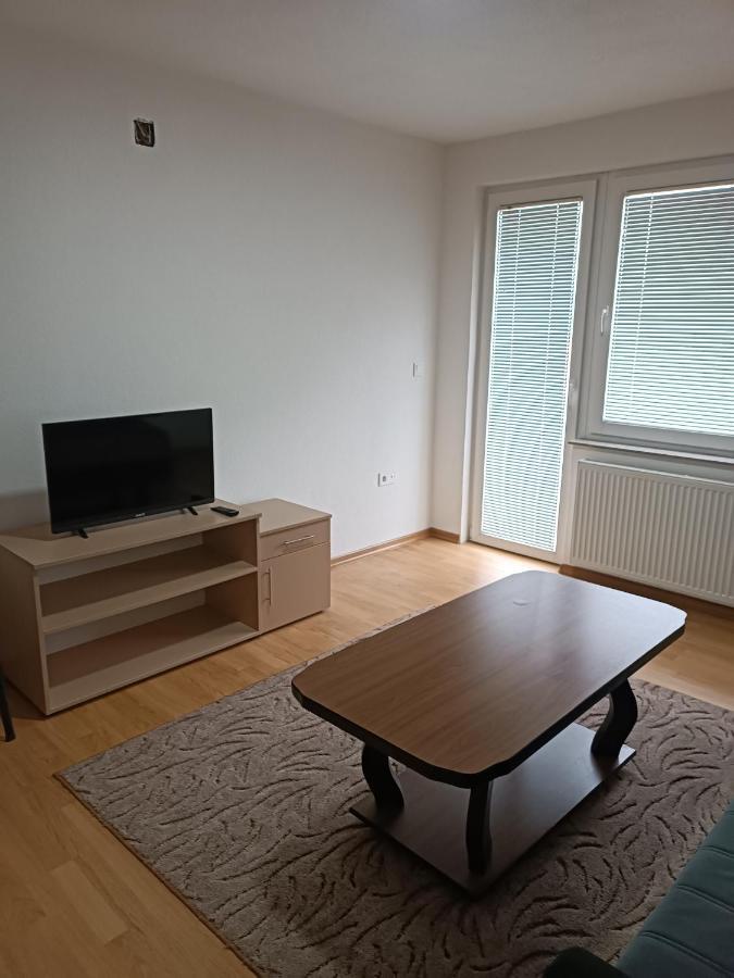 Готель 2Bdr Apt With Balcony With View- Free Parking Сараєво Екстер'єр фото